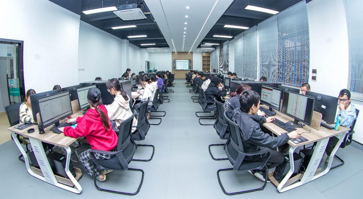 守正創(chuàng)新筑匠心，勇毅前行強(qiáng)技能——2023年廣西職業(yè)院校技能大賽高職組《Web應(yīng)用軟件開發(fā)》賽項成功舉辦